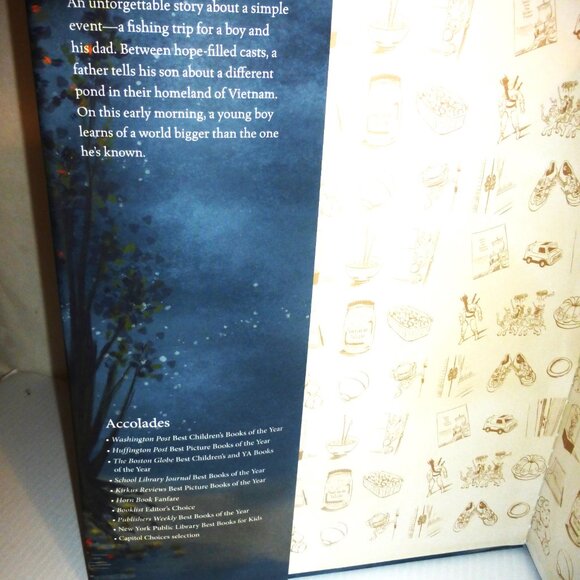 2017 A DIFFERENT POND Bao Phi Illustrated by Thi Bui MUST READ 4 Our Times - Picture 2 of 7